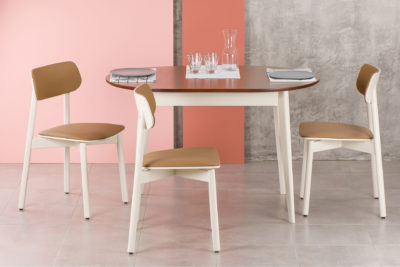 Кухонный комплект: круглый стол Турин белый с коричневой столешницей и стулья Х белые с коричневой сидушкой и спинкой