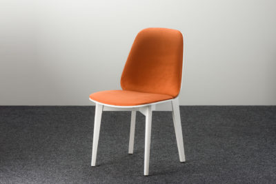 Кухонний стілець "Пломбір" з помаранчевою велюровою оббивкою