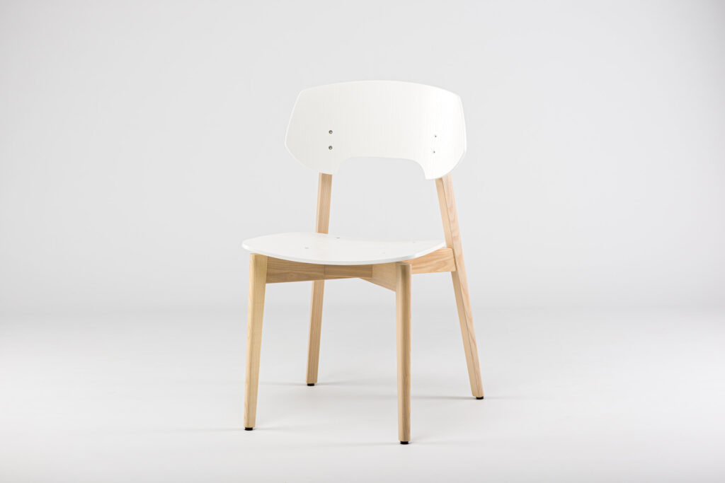 Кухонний стілець "Корса" - тверде сидання білого кольору • OLEKSENKO Столи та Стільці •